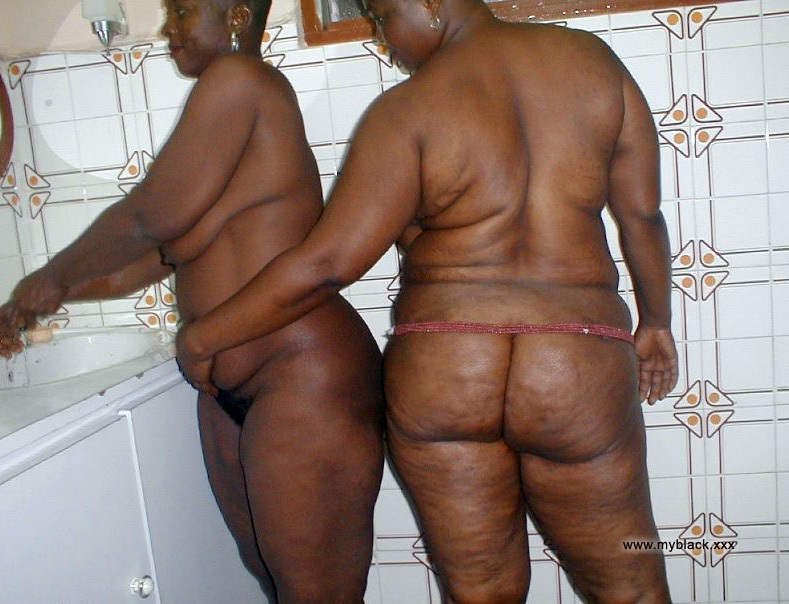 Chubby Black Moms - Chubby black mom in this amateur nude photos. Full-size image #5